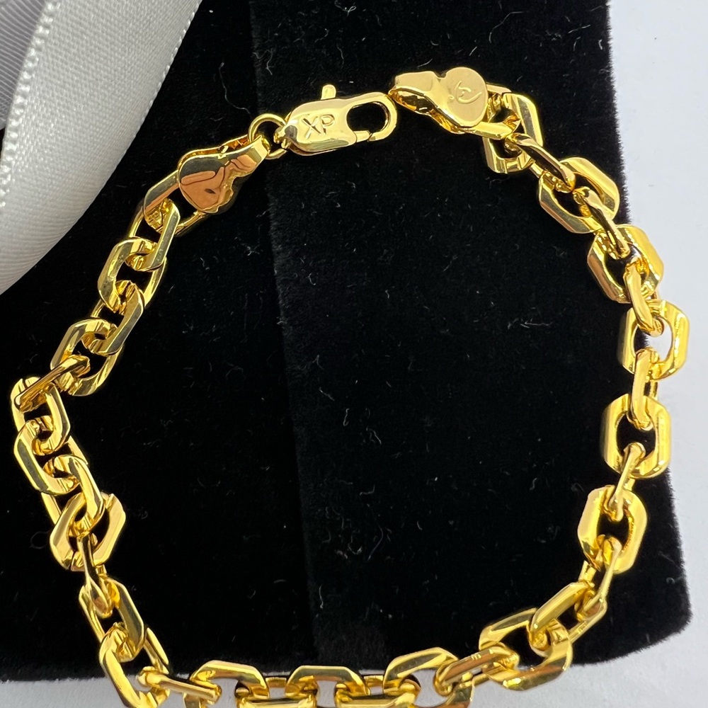 Dubai 18k Gold plated Chain Bracelet 7”